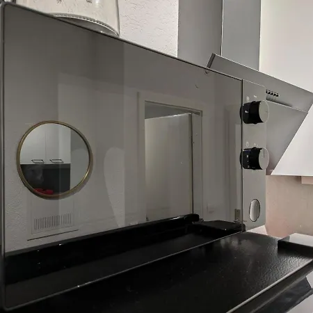 Waldstadt Charme Hideaway Kueche-balkon-netflix Καρλσρούη