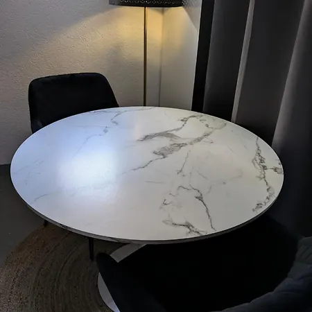 Waldstadt Charme Hideaway Kueche-balkon-netflix Διαμέρισμα *