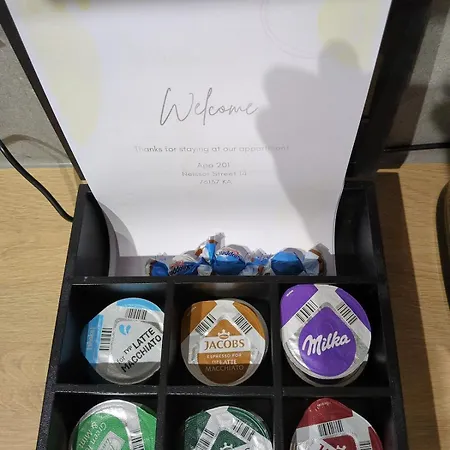 Διαμέρισμα Waldstadt Charme Hideaway Kueche-balkon-netflix