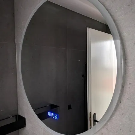 Waldstadt Charme Hideaway Kueche-balkon-netflix * Karlsruhe
