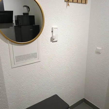 Waldstadt Charme Hideaway Kueche-balkon-netflix Apartment *